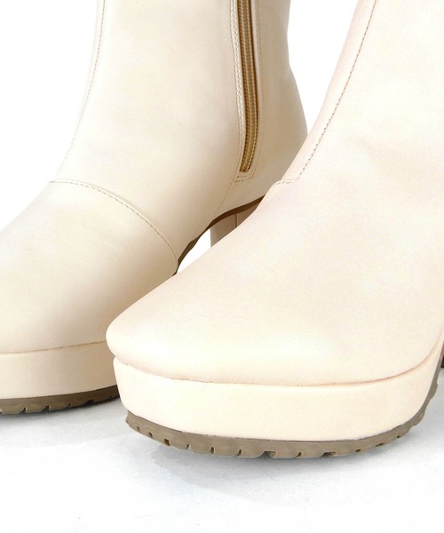 minia(ミニア)の「チャンキーヒール厚底ミドルブーツ / 厚底ブーツ(ブーツ・レディース・ブラック/ブラウン/ブラック系その他/グレイッシュベージュ/パイソン/アイボリー/ダークブラウン/ブラック系その他2/ブラック系その他3/ベージュ系その他・LL/S/M/L)」の14枚目の写真