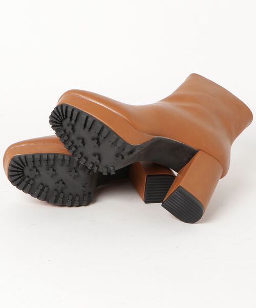 minia(ミニア)の「チャンキーヒール厚底ミドルブーツ / 厚底ブーツ(ブーツ・レディース・ブラック/ブラウン/ブラック系その他/グレイッシュベージュ/パイソン/アイボリー/ダークブラウン/ブラック系その他2/ブラック系その他3/ベージュ系その他・LL/S/M/L)」の15枚目の写真