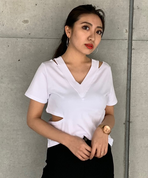 ENVYM（アンビー）の「カッティングＴ－ＳＨ（Tシャツ/カットソー・レディース・ベージュ/ブラック/ピンク/ホワイト・FREE）」の2枚目の写真