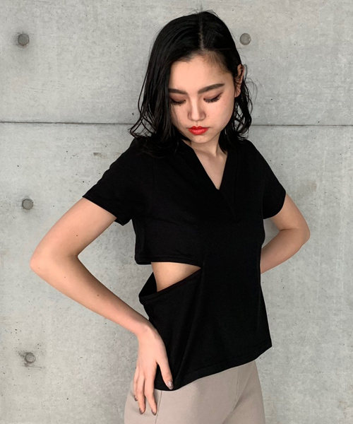 ENVYM（アンビー）の「カッティングＴ－ＳＨ（Tシャツ/カットソー・レディース・ベージュ/ブラック/ピンク/ホワイト・FREE）」の3枚目の写真