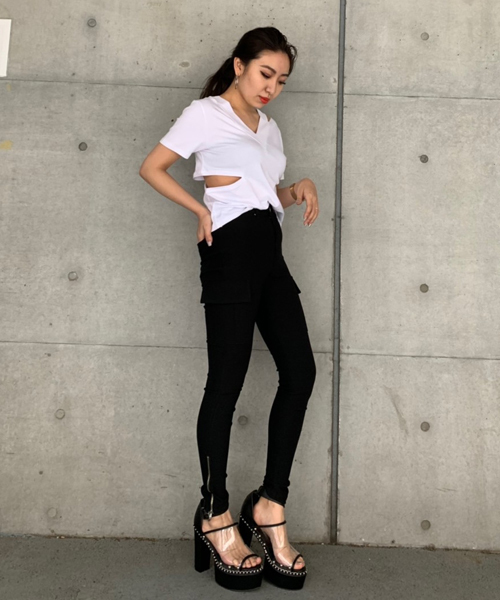 ENVYM（アンビー）の「カッティングＴ－ＳＨ（Tシャツ/カットソー・レディース・ベージュ/ブラック/ピンク/ホワイト・FREE）」の10枚目の写真