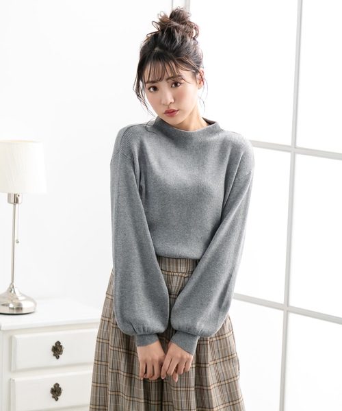 Newlyme（ニューリーミー）の「ボトルネックリブニットトップス（ニット/セーター・レディース・ベージュ/オフホワイト/グレー/ボルドー/ブラック・MEDIUM/LARGE）」の4枚目の写真