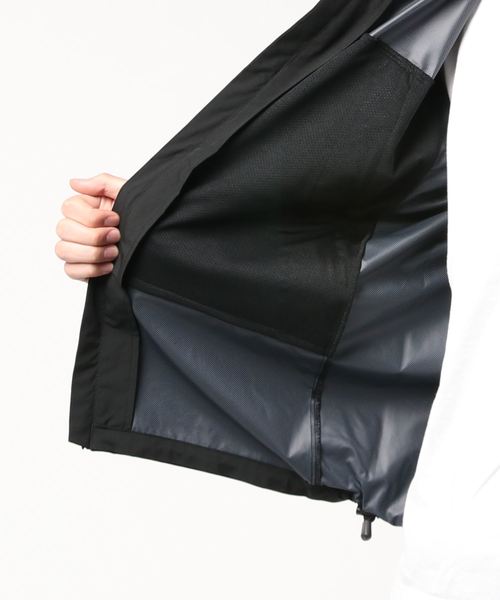 IGNIO(イグニオ)の「軽量フードジャケット(その他アウター・メンズ・ブラック/ネイビー/レッド・S/M/L/XL)」の6枚目の写真