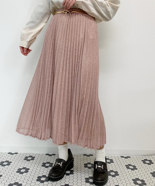 apres jour（アプレジュール）の「プリーツラメクロススカート【ZOZOTOWN限定アイテム】（スカート・レディース・ブラック/ピンクベージュ・フリー）」の2枚目の写真