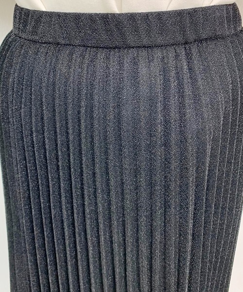 apres jour（アプレジュール）の「プリーツラメクロススカート【ZOZOTOWN限定アイテム】（スカート・レディース・ブラック/ピンクベージュ・フリー）」の4枚目の写真
