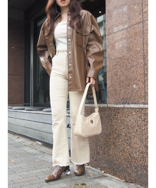 EVRIS（エヴリス）の「レザーライクシャツジャケット（ブルゾン・レディース・ブラック/ブラウン/アイボリー・FREE）」の8枚目の写真