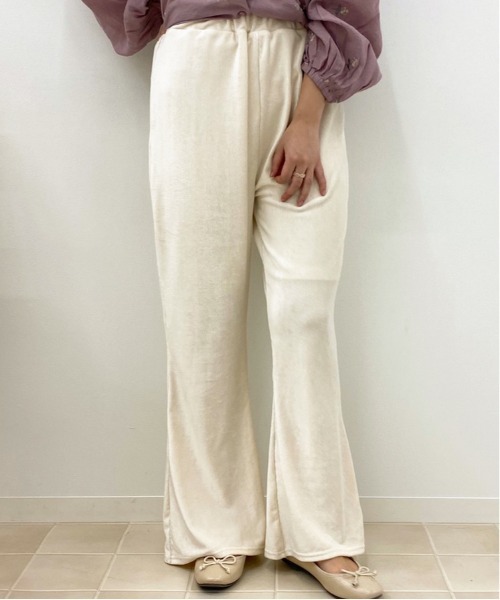 apres jour（アプレジュール）の「ベロアイージーパンツ【ZOZOTOWN限定アイテム】（その他パンツ・レディース・ラベンダー/ライトベージュ/アイボリー/モカ・X-SMALL/MEDIUM/SMALL）」の6枚目の写真