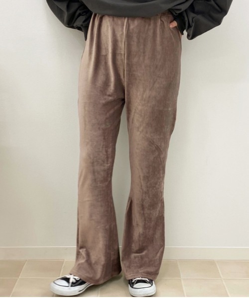 apres jour（アプレジュール）の「ベロアイージーパンツ【ZOZOTOWN限定アイテム】（その他パンツ・レディース・ラベンダー/ライトベージュ/アイボリー/モカ・X-SMALL/MEDIUM/SMALL）」の10枚目の写真