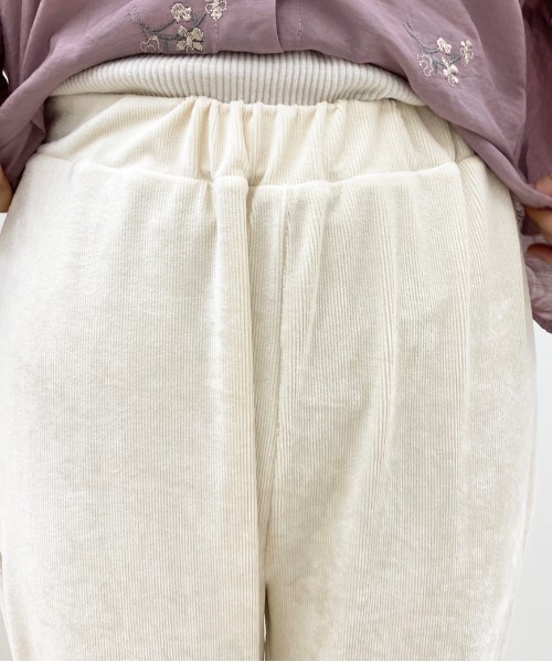 apres jour（アプレジュール）の「ベロアイージーパンツ【ZOZOTOWN限定アイテム】（その他パンツ・レディース・ラベンダー/ライトベージュ/アイボリー/モカ・X-SMALL/MEDIUM/SMALL）」の20枚目の写真