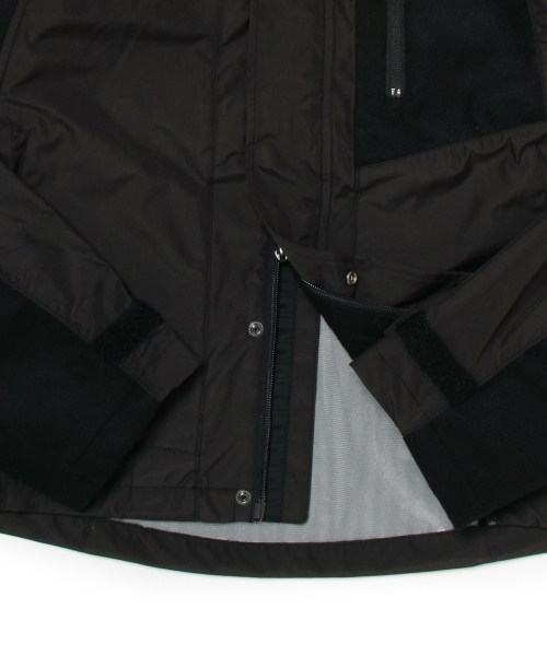 BEAMS(ビームス)の「BEAMS / 切り替え マウンテンパーカー(マウンテンパーカー・メンズ・ブルー/レッド/ブラック・LARGE/SMALL/MEDIUM)」の20枚目の写真