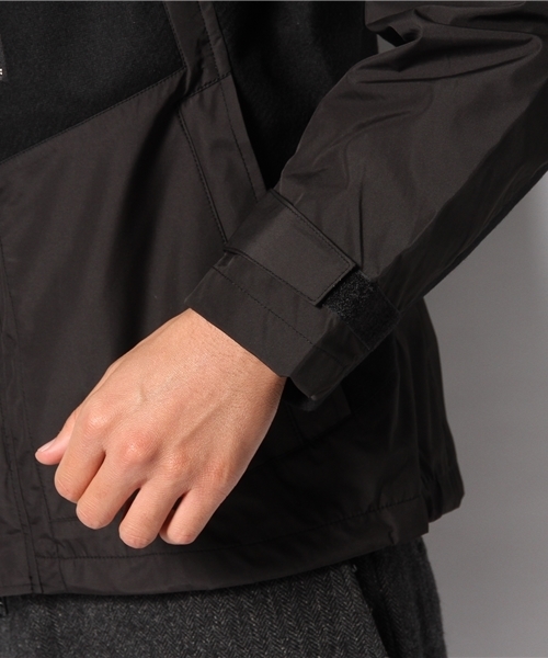 BEAMS(ビームス)の「BEAMS / 切り替え マウンテンパーカー(マウンテンパーカー・メンズ・ブルー/レッド/ブラック・LARGE/SMALL/MEDIUM)」の9枚目の写真