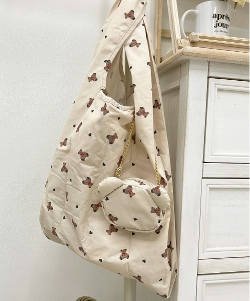 apres jour（アプレジュール）の「ポーチ付きクマ柄エコバッグ【ZOZOTOWN限定アイテム】（エコバッグ/サブバッグ・レディース・ライトベージュ・フリー）」の2枚目の写真
