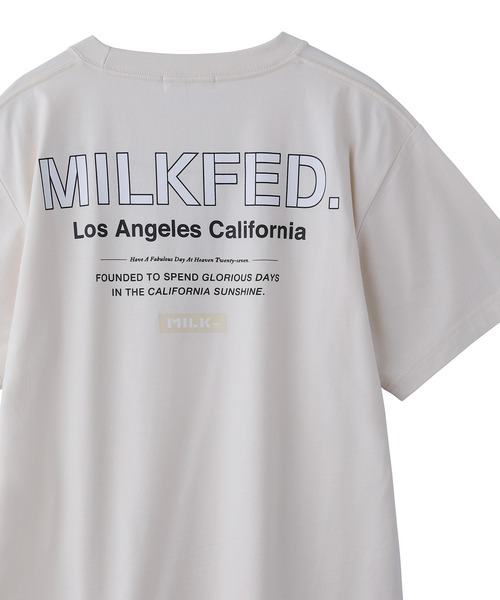 MILKFED.（ミルクフェド）の「S/S TEE EMBROIDERED BAR AND STENCIL/バックプリント 半袖Tシャツ（Tシャツ/カットソー・レディース・ライトパープル/ライトピンク/ベージュ/ネイビー/レッド/オフホワイト/グリーン/ホワイト/ライトブルー/ブラック・SMALL/MEDIUM）」の3枚目の写真