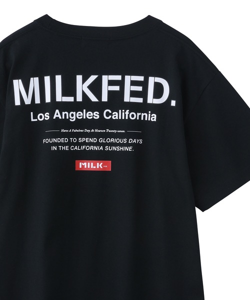 MILKFED.（ミルクフェド）の「S/S TEE EMBROIDERED BAR AND STENCIL/バックプリント 半袖Tシャツ（Tシャツ/カットソー・レディース・ライトパープル/ライトピンク/ベージュ/ネイビー/レッド/オフホワイト/グリーン/ホワイト/ライトブルー/ブラック・SMALL/MEDIUM）」の4枚目の写真
