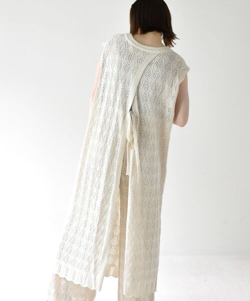 RETRO GIRL（レトロガール）の「スカシ編みロングベスト（ベスト・レディース・ブラック/オフホワイト/ライトベージュ・FREE）」の19枚目の写真