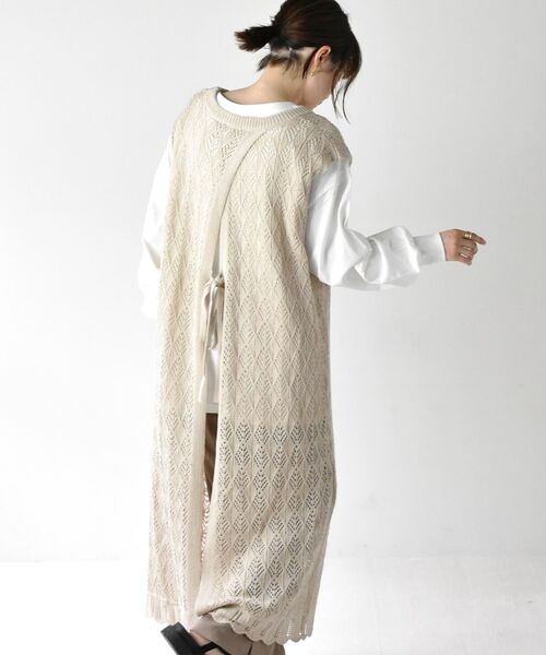 RETRO GIRL（レトロガール）の「スカシ編みロングベスト（ベスト・レディース・ブラック/オフホワイト/ライトベージュ・FREE）」の22枚目の写真