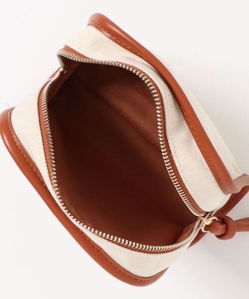 ACCOMMODE（アコモデ）の「キャンバスノットポーチ（ポーチ・レディース・ダークブラウン/ブラウン・FREE）」の7枚目の写真