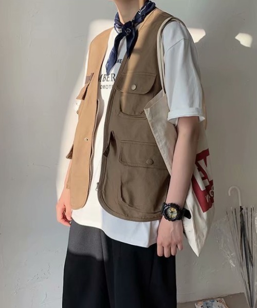 ACT（アクト）の「【ACT -fascination design-】フィッシングベスト（ベスト・メンズ・ブラック/ベージュ・M/L/XL）」の2枚目の写真