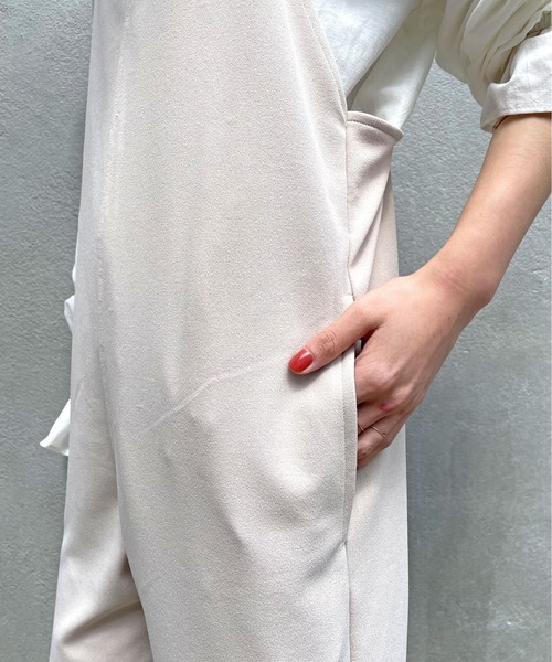 Omekashi（オメカシ）の「Onf(オンフ) カットジョーゼットサロペット（サロペット/オーバーオール・レディース・ブラック/ベージュ・36/38）」の22枚目の写真