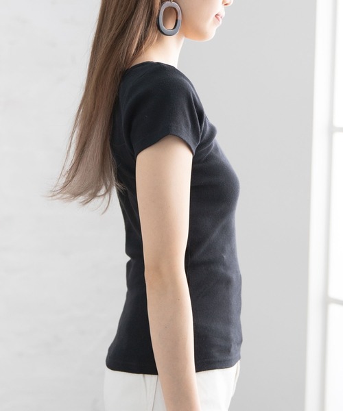 Newlyme（ニューリーミー）の「前後2WAYクロスリブ半袖トップス（Tシャツ/カットソー・レディース・カーキ/ホワイト/ブラック/ボルドー・LARGE/XX-LARGE/MEDIUM/X-LARGE）」の17枚目の写真