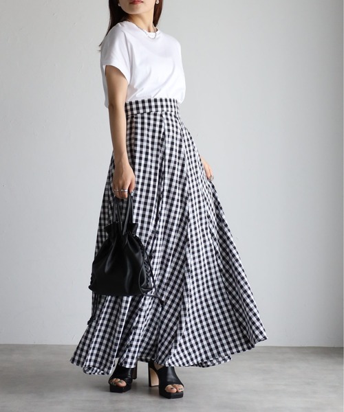 sakishimatokyo（サキシマトーキョー）の「ギンガムチェック/無地ボリュームフレアマキシスカート（スカート・レディース・ブラック/ブルー/カーキ/グレー/チャコールグレー/ブラウン/チェック/ブラック系その他/ブラック系その他3/ブルー系その他/ブラック系その他2/ダークグレー/カーキブラウン・FREE/SMALL）」の21枚目の写真