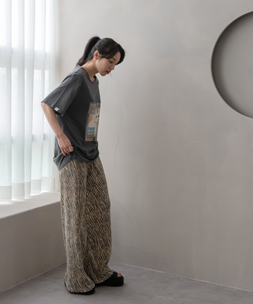 UNE MANSION(ユヌマンション)の「シマウマパターンプリーツパンツ(その他パンツ・レディース・ブラック/イエロー/グリーン・FREE)」の7枚目の写真