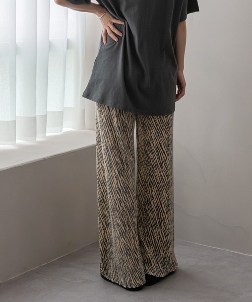 UNE MANSION(ユヌマンション)の「シマウマパターンプリーツパンツ(その他パンツ・レディース・ブラック/イエロー/グリーン・FREE)」の10枚目の写真