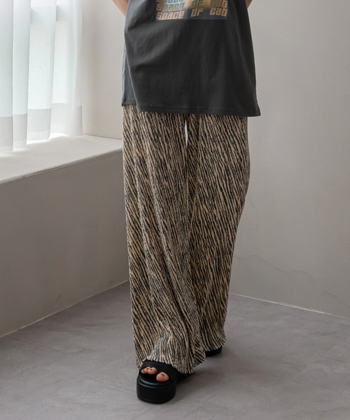 UNE MANSION(ユヌマンション)の「シマウマパターンプリーツパンツ(その他パンツ・レディース・ブラック/イエロー/グリーン・FREE)」の12枚目の写真