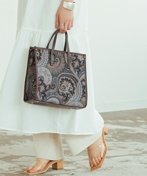 titivate(ティティベイト)の「ペイズリー柄スクエアバッグ(トートバッグ・レディース・グレー/ブラック/ベージュ/キャメル・F)」の10枚目の写真