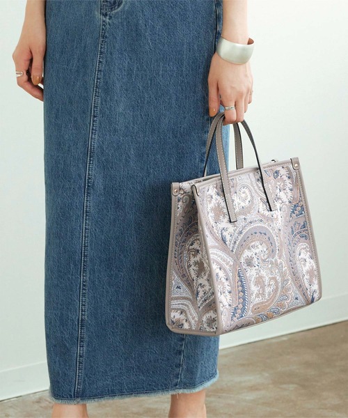 titivate(ティティベイト)の「ペイズリー柄スクエアバッグ(トートバッグ・レディース・グレー/ブラック/ベージュ/キャメル・F)」の13枚目の写真