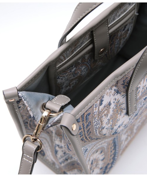 titivate(ティティベイト)の「ペイズリー柄スクエアバッグ(トートバッグ・レディース・グレー/ブラック/ベージュ/キャメル・F)」の19枚目の写真