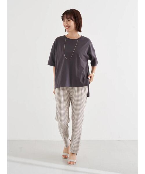 earth music&ecology（アースミュージックアンドエコロジー）の「吸水速乾サイドスリットBIGプルオーバー ＊（Tシャツ/カットソー・レディース・チャコールグレー/ブラック/ダークブラウン/オフホワイト/ブルー/ライトブラウン/ミント/ボルドー/その他7/ライトベージュ/グレイッシュベージュ/ブラック系その他4・FREE）」の14枚目の写真