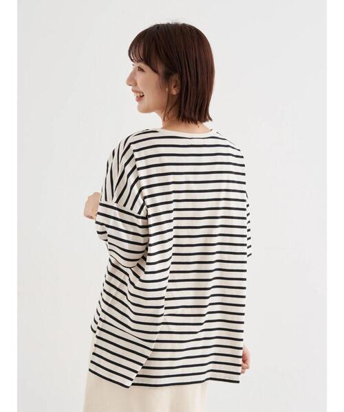 earth music&ecology（アースミュージックアンドエコロジー）の「吸水速乾サイドスリットBIGプルオーバー ＊（Tシャツ/カットソー・レディース・チャコールグレー/ブラック/ダークブラウン/オフホワイト/ブルー/ライトブラウン/ミント/ボルドー/その他7/ライトベージュ/グレイッシュベージュ/ブラック系その他4・FREE）」の17枚目の写真