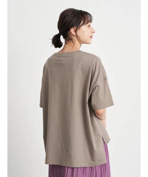 earth music&ecology（アースミュージックアンドエコロジー）の「吸水速乾サイドスリットBIGプルオーバー ＊（Tシャツ/カットソー・レディース・チャコールグレー/ブラック/ダークブラウン/オフホワイト/ブルー/ライトブラウン/ミント/ボルドー/その他7/ライトベージュ/グレイッシュベージュ/ブラック系その他4・FREE）」の20枚目の写真