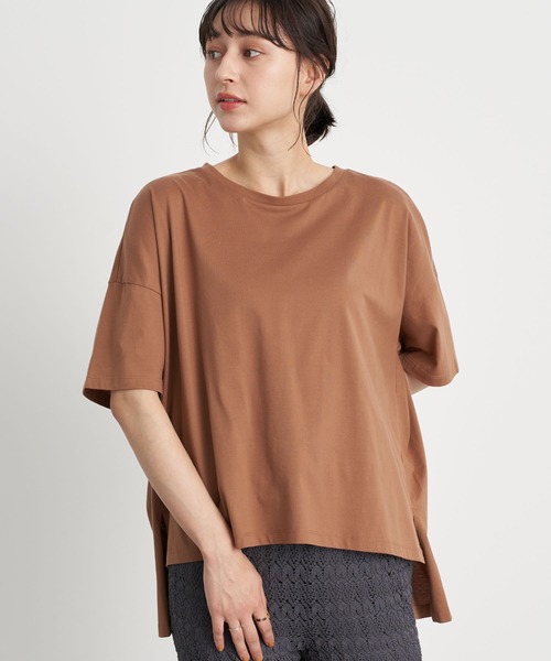 earth music&ecology（アースミュージックアンドエコロジー）の「吸水速乾サイドスリットBIGプルオーバー ＊（Tシャツ/カットソー・レディース・チャコールグレー/ブラック/ダークブラウン/オフホワイト/ブルー/ライトブラウン/ミント/ボルドー/その他7/ライトベージュ/グレイッシュベージュ/ブラック系その他4・FREE）」の7枚目の写真