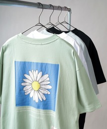 make a ray!（メイク ア レイ！）の「【Daisy/デイジー】フラワーアートグラフィック プリント半袖Tシャツ（Tシャツ/カットソー・メンズ）」