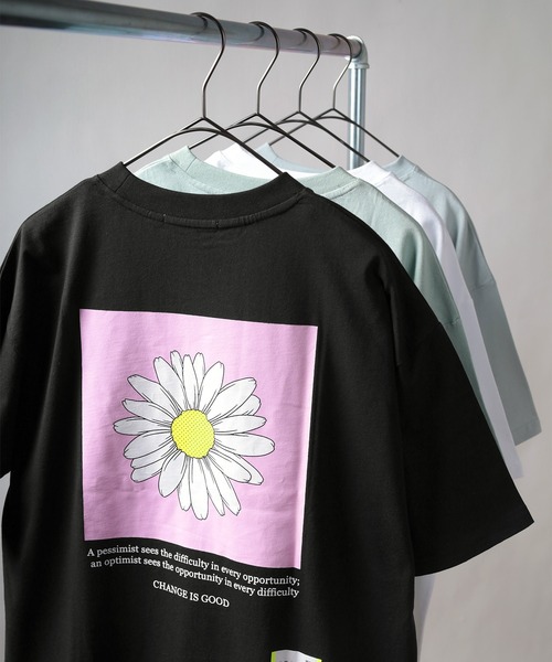 make a ray!（メイク ア レイ！）の「【Daisy/デイジー】フラワーアートグラフィック プリント半袖Tシャツ（Tシャツ/カットソー）」 WEAR