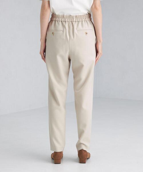 green label relaxing（グリーンレーベルリラクシング）の「オルマイパンツ テーパード -ストレッチ・防シワ・吸水速乾・ウォッシャブル-（その他パンツ・レディース・オフホワイト/レッド/モカ/ネイビー・40/38/36/34/42/44）」の6枚目の写真