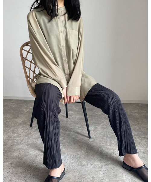 MLI'A（エムリア）の「プリーツストレートイージーパンツ（その他パンツ・レディース・ブラック/パープル/カーキ/グレー系その他/イエロー系その他・FREE）」の2枚目の写真