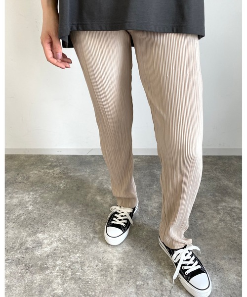 MLI'A（エムリア）の「プリーツストレートイージーパンツ（その他パンツ・レディース・ブラック/パープル/カーキ/グレー系その他/イエロー系その他・FREE）」の6枚目の写真