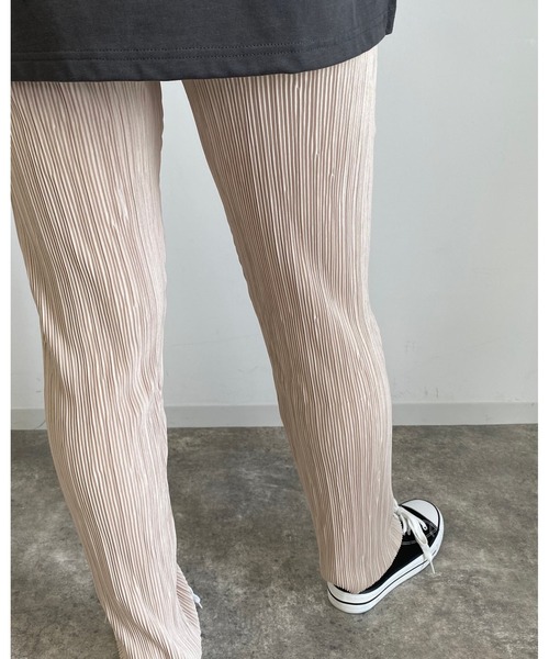 MLI'A（エムリア）の「プリーツストレートイージーパンツ（その他パンツ・レディース・ブラック/パープル/カーキ/グレー系その他/イエロー系その他・FREE）」の9枚目の写真