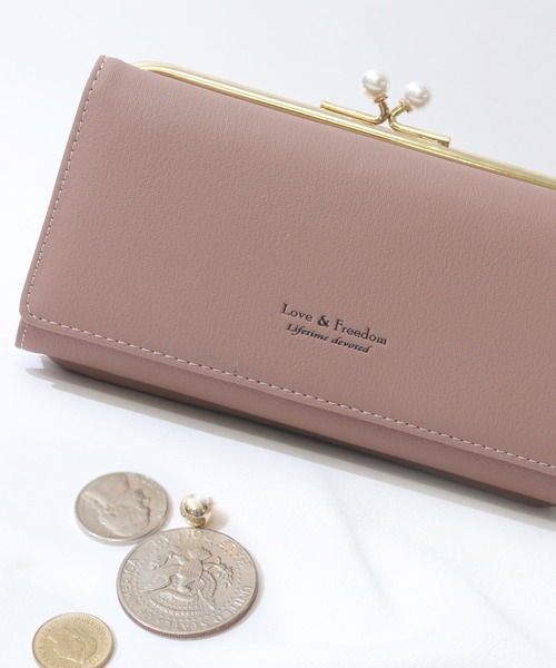 florist（フローリスト）の「6色展開　がま口パールがチャームポイントレザー調2つ折り長財布（財布・レディース・ブラック/ベージュ/ネイビー/ブラウン/ボルドー/スモークピンク・FREE）」の3枚目の写真