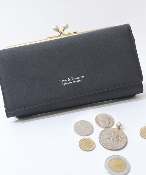 florist（フローリスト）の「6色展開　がま口パールがチャームポイントレザー調2つ折り長財布（財布・レディース・ブラック/ベージュ/ネイビー/ブラウン/ボルドー/スモークピンク・FREE）」の2枚目の写真