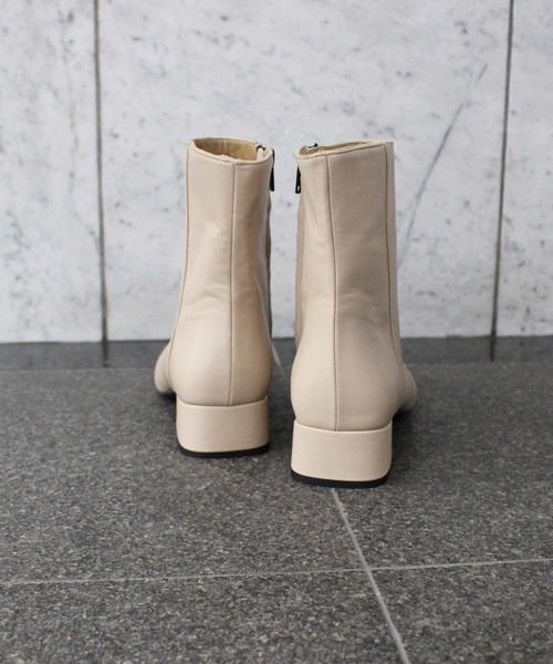 FABIO RUSCONI(ファビオルスコーニ)の「FABIO RUSCONI / I-1903-ARONA / スクエアトゥショートブーツ(ブーツ・レディース・ブラック/アイボリー・36/37/38/39)」の16枚目の写真