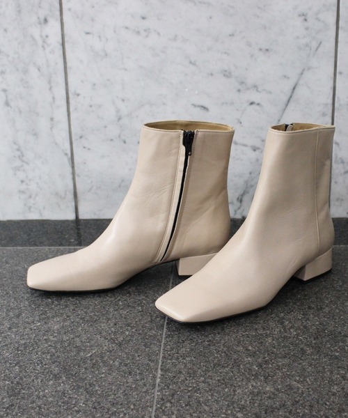 FABIO RUSCONI(ファビオルスコーニ)の「FABIO RUSCONI / I-1903-ARONA / スクエアトゥショートブーツ(ブーツ・レディース・ブラック/アイボリー・36/37/38/39)」の18枚目の写真