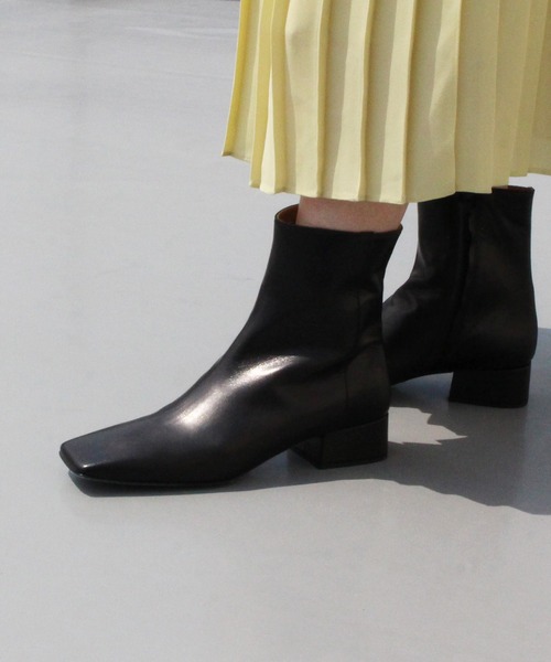 FABIO RUSCONI(ファビオルスコーニ)の「FABIO RUSCONI / I-1903-ARONA / スクエアトゥショートブーツ(ブーツ・レディース・ブラック/アイボリー・36/37/38/39)」の19枚目の写真