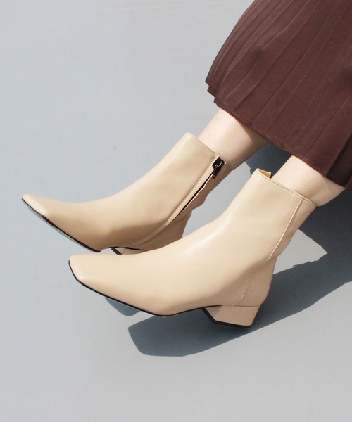 FABIO RUSCONI(ファビオルスコーニ)の「FABIO RUSCONI / I-1903-ARONA / スクエアトゥショートブーツ(ブーツ・レディース・ブラック/アイボリー・36/37/38/39)」の3枚目の写真