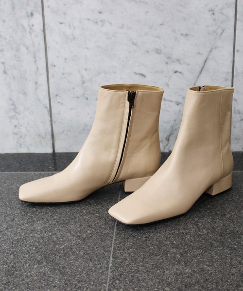 FABIO RUSCONI(ファビオルスコーニ)の「FABIO RUSCONI / I-1903-ARONA / スクエアトゥショートブーツ(ブーツ・レディース・ブラック/アイボリー・36/37/38/39)」の4枚目の写真