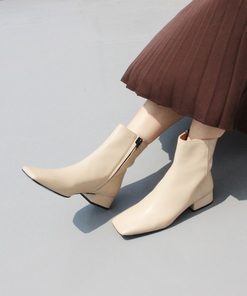 FABIO RUSCONI(ファビオルスコーニ)の「FABIO RUSCONI / I-1903-ARONA / スクエアトゥショートブーツ(ブーツ・レディース・ブラック/アイボリー・36/37/38/39)」の7枚目の写真