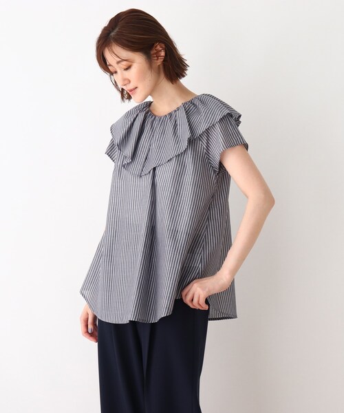 DRESKIP(ドレスキップ)の「◆ビッグフリル衿ブラウス(シャツ/ブラウス・レディース・ホワイト系5/ベージュ系その他2/ライトパープル/ネイビー系2・02/03)」の4枚目の写真